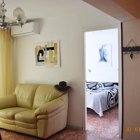 Apartamento En El Centro De Аликанте Екстериор снимка