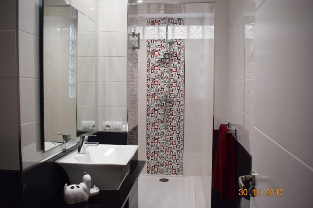 Apartamento En El Centro De Аликанте Екстериор снимка