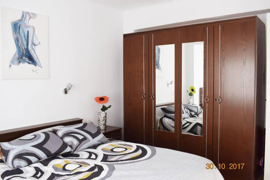 Apartamento En El Centro De Аликанте Екстериор снимка