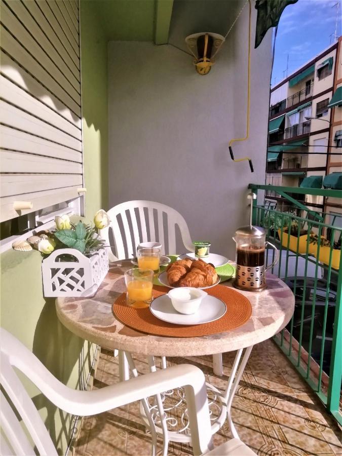 Apartamento En El Centro De Аликанте Екстериор снимка
